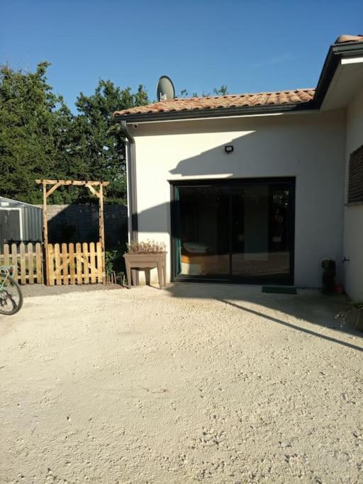 Petite Maison Avec Jardin Entre Lac Et Village Hourtin Exterior foto