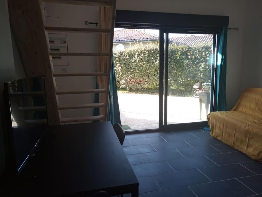 Petite Maison Avec Jardin Entre Lac Et Village Hourtin Exterior foto