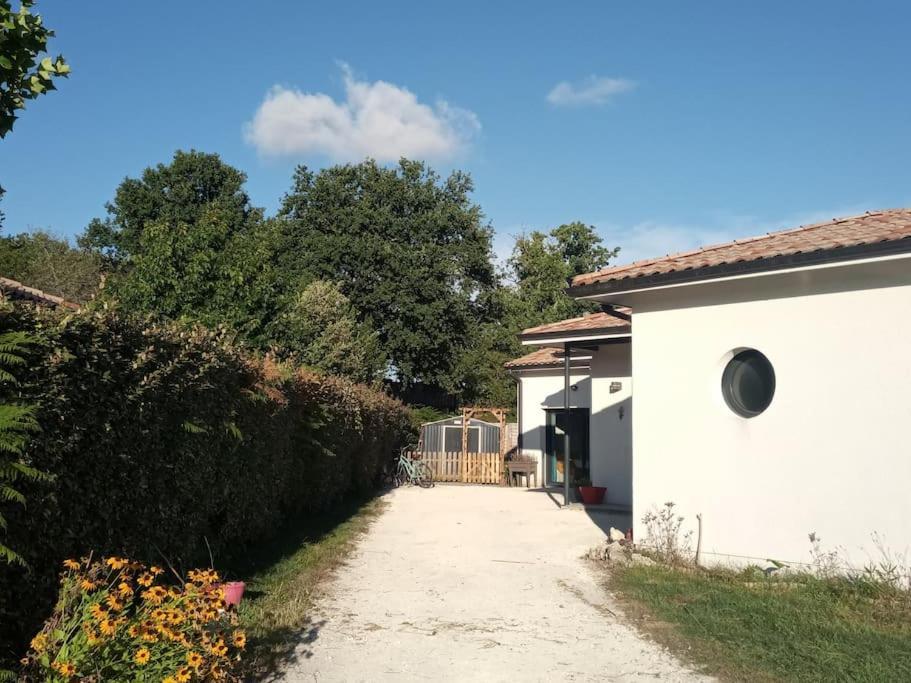 Petite Maison Avec Jardin Entre Lac Et Village Hourtin Exterior foto